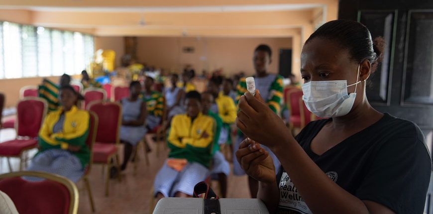 RS40503_Gavi_COVID-19_Vaccination__Ghana_Nipah-Dennis_39_h1.jpg