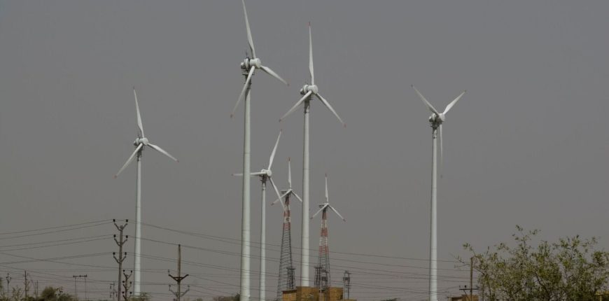 2-0-117483114-Wind-turbines-4C-0_1681884999001_1732972216472.jpg