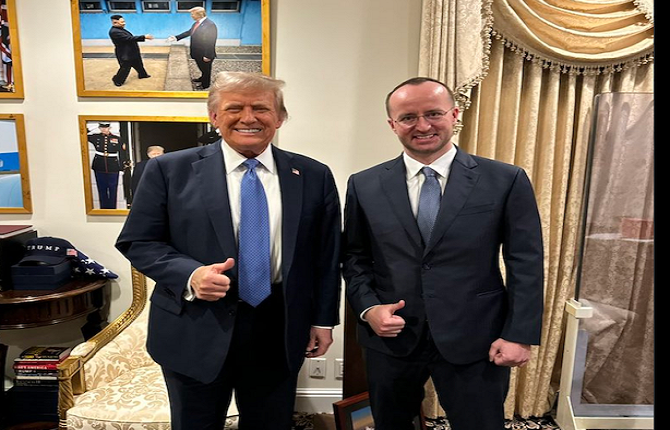 Trump-meets-Crypto.com-CEO.png