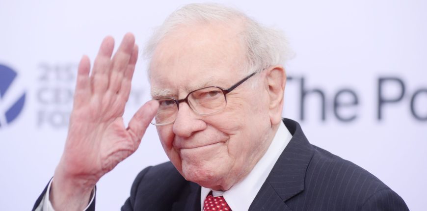Warren-Buffett_shutterstock_editorial_9292917cr.jpg