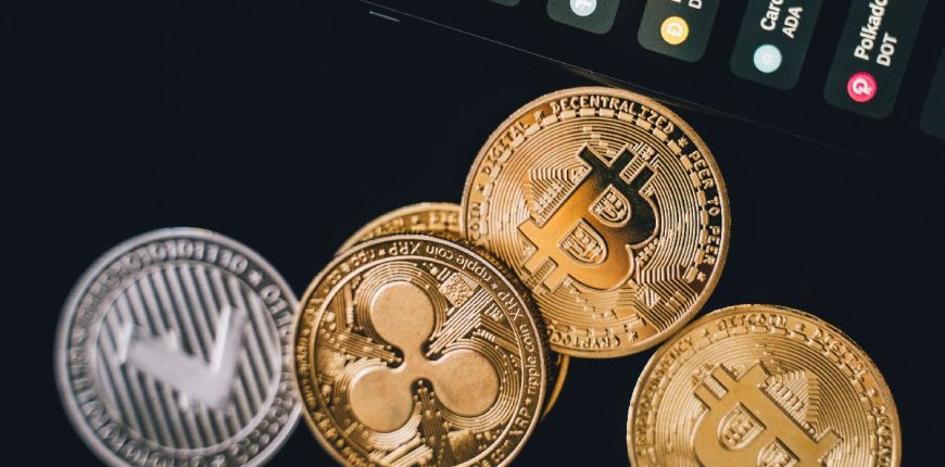 Bitcoin_cryptocurrency_polkadot_pexels_1635831419923.jpg