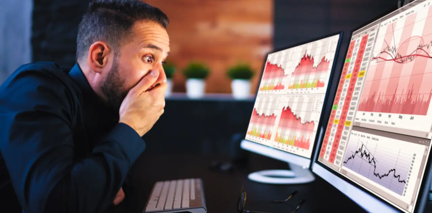 Crypto-Sentiment-Hits-Extreme-Fear-as-Bitcoin-Dip-Below-92K.png