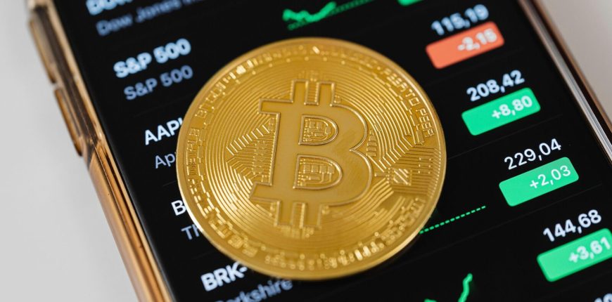 bitcoin_crypto_93000_markets_investors_trump_news_1745473912936_1745473913197.jpeg