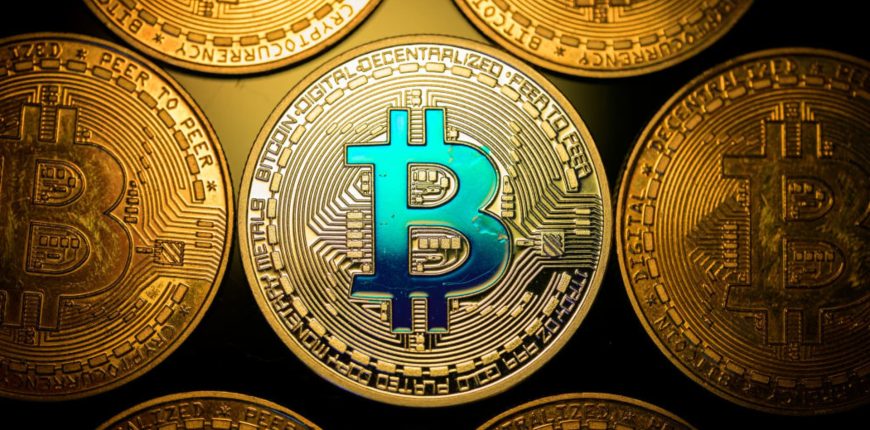 108083196-1736275090283-gettyimages-2191588438-raa-bitcoinp250102_np7Gr.jpeg