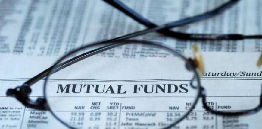 68271b8d4cd57-the-small-cap-mutual-funds-and-the-nifty-smallcap-250-index-have-both-dropped-by-nearl.jpeg