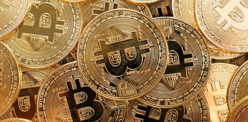 cryptocurrency-bitcoin-blockchain.jpg
