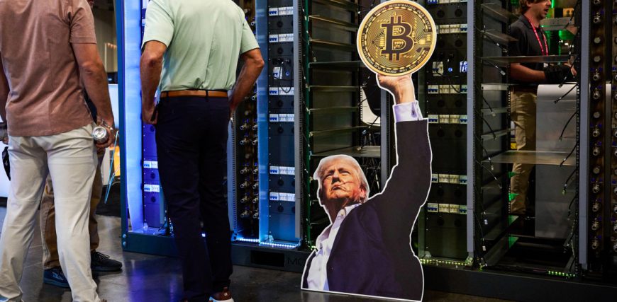 250530-donald-trump-bitcoin-ew-338p-6521f0.jpg
