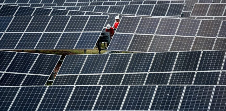 2023-10-17T000903Z_1_LYNXMPEJ9G003_RTROPTP_4_CHINA-SOLAR-scaled-e1709726418708.jpg