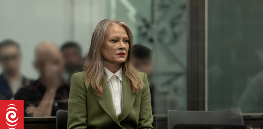 4K5D652_250623_Julia_Deluney_1_2_blurred_jpg.png
