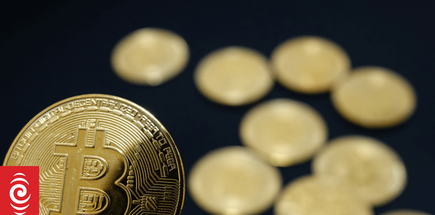 4KFLKZ0_AFP__20241205__cfoto_bitcoint241205_np9wJ__v1__HighRes__BitcoinTops100000_jpg.png
