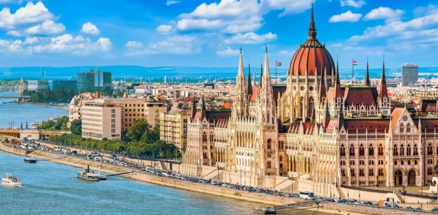 Parliament20and20Danube20riverside20in20Budapest2C20Hungary2028shutterstock29_id_bc455672.jpeg