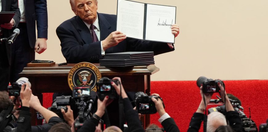 Trump_100_Days_28568.jpg