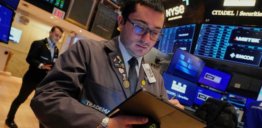 Wall_Street_April_14.jpeg