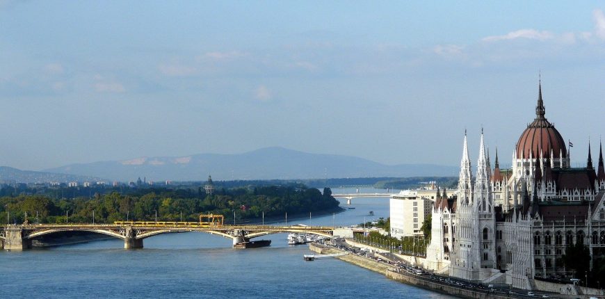 hungary-141799_1920.jpg