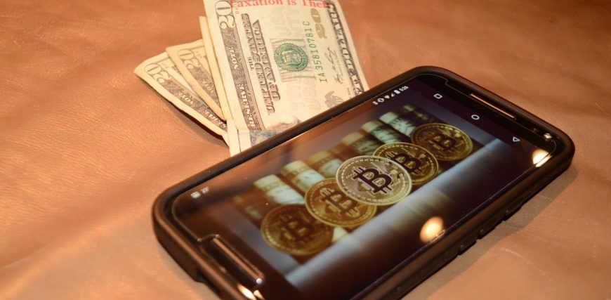 bitcoin-2291396_1280.jpg