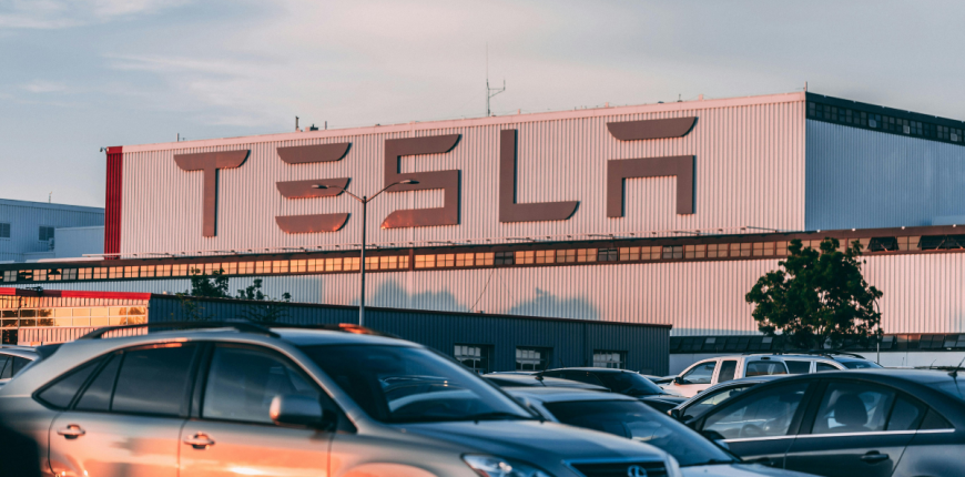 tesla-uk-sales-plunge.png