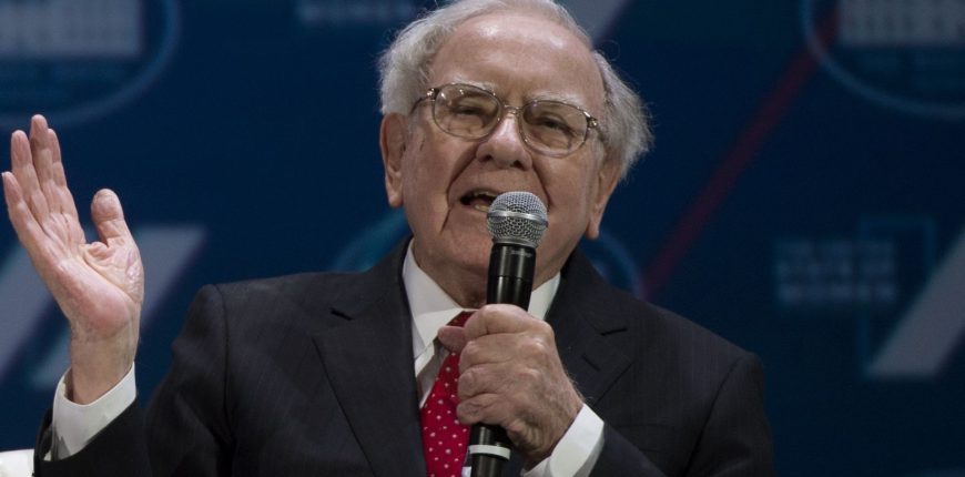 warren-buffett-White-House-United-State-of-Women-Summit-2016_BLU_A73238034.jpg