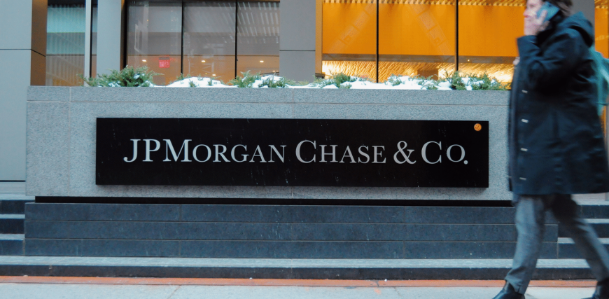 jpmorgan-building_07-09-25_newscom-Jimin-Kim-1600x900.png