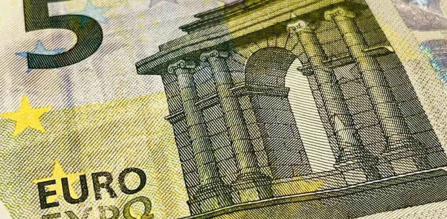 Five-Euros-Money-Cash-Europe-1024x768.jpg