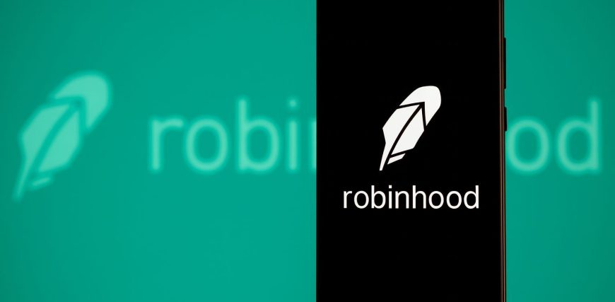 robinhood-hood-stock-news-today-price-forecasts-and-key-catalysts-investors-are-watching-on-dec-14-2.jpeg